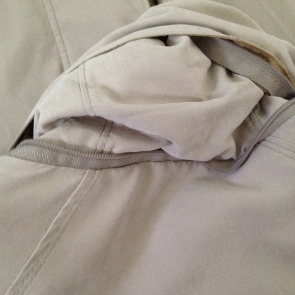 London Fog Tan Raincoat - Picture 16 of 16